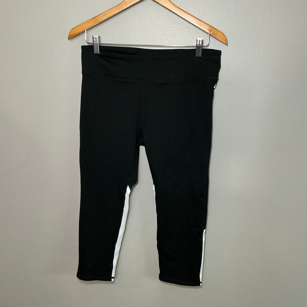 Women's Fabletics‎ Black & White Leggings L - Picture 3 of 6